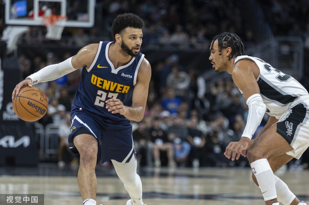 受到一位足 受到一位足